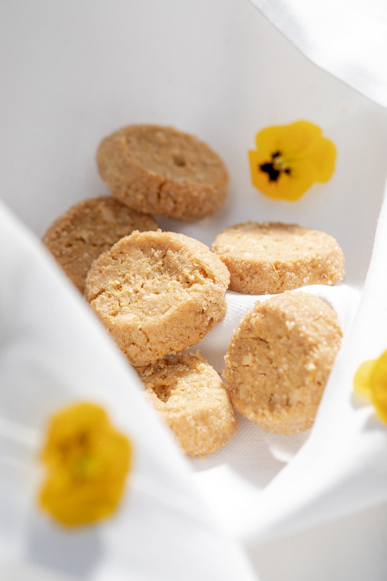 Almond cookies