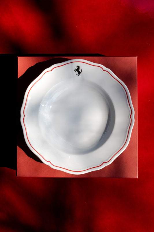 Piatto fondo in porcellana by Richard Ginori con filo rosso Ferrari